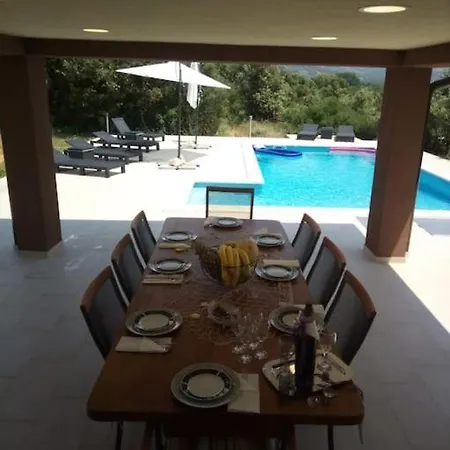 New Luxury With Heated Pool, Marina-trogir * Gustirna