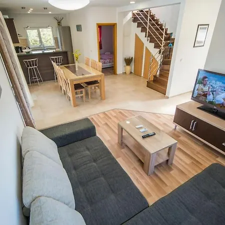 New Luxury With Heated Pool, Marina-trogir Villa