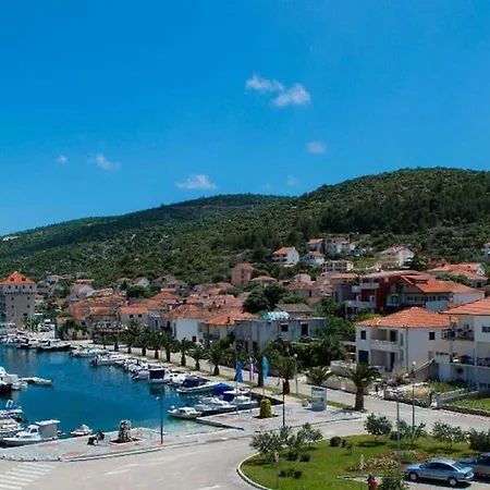 Villa New Luxury With Heated Pool, Marina-trogir *