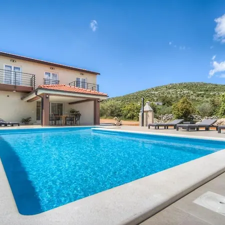 New Luxury With Heated Pool, Marina-trogir * Gustirna