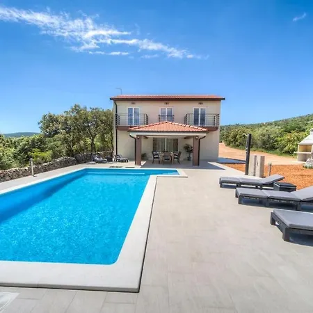 New Luxury With Heated Pool, Marina-trogir Villa Gustirna