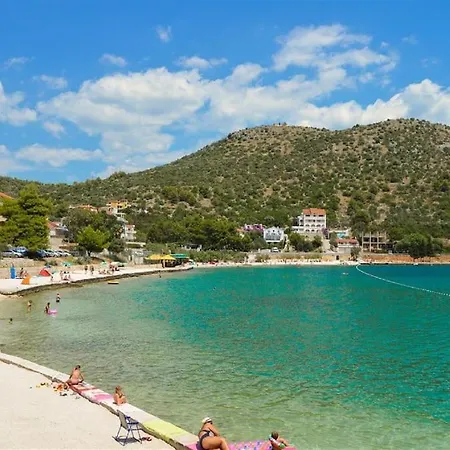 Villa New Luxury With Heated Pool, Marina-trogir Gustirna