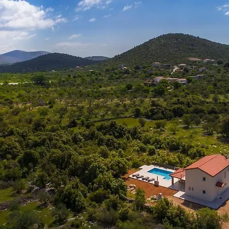 New Luxury With Heated Pool, Marina-trogir Villa